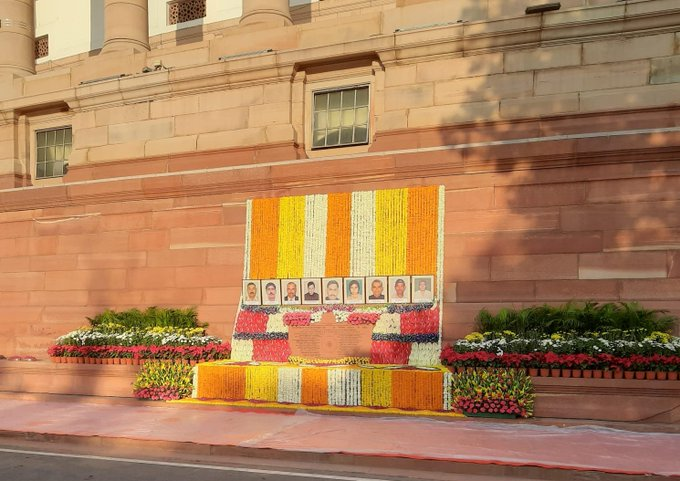 संसद भवन पर आतंकी हमले की आज 23वीं बरसी, राष्‍ट्र कर रहा है शहीदों को श्रद्धांजलि अर्पित