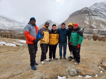 लद्दाख: शीतकालीन पर्यटन और खेलों को बढ़ावा देने के लिए एलएसएसए की टीम ने नामसुरू में स्की ढलान का निरीक्षण किया