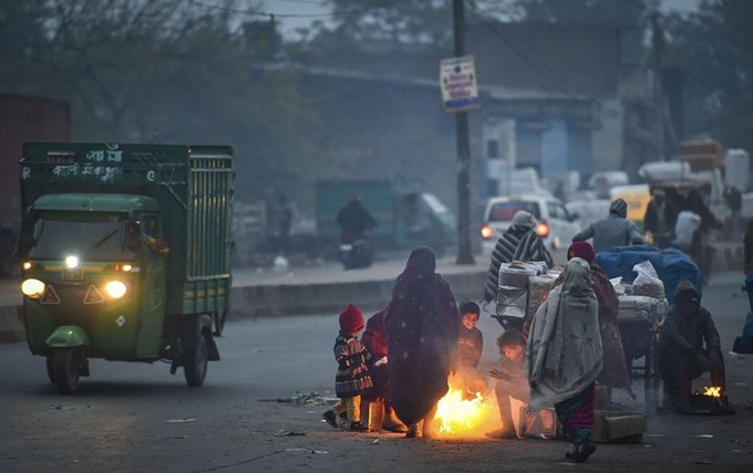 राष्ट्रीय राजधानी में जारी है शीतलहर का प्रकोप