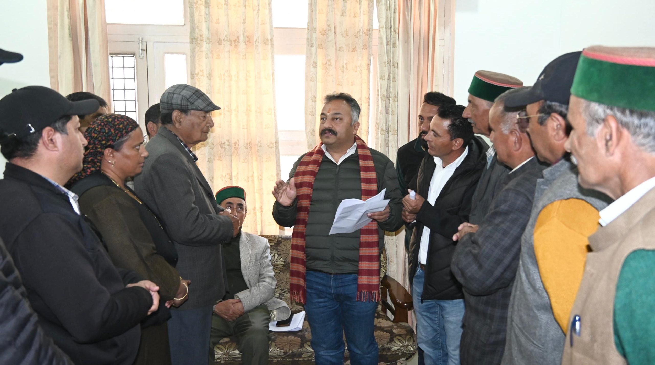 शिक्षा मंत्री रोहित ठाकुर ने हिमाचल प्रदेश पावर कॉरपोरेशन लिमिटेड के साथ सरस्वती सदन हाटकोटी में विशेष बैठक का आयोजन किया