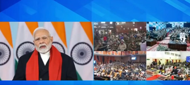 लद्दाख में प्रधानमंत्री नरेन्‍द्र मोदी ने 26 नवनियुक्‍त-कर्मियों को नियुक्ति-पत्र वितरित किये