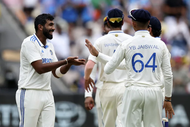 کرکٹ میں میلبرن میں جاری بارڈر گواسکر ٹرافی کے چوتھے ٹسٹ کے تیسرے دن آسٹریلیا نے اپنی پہلی اننگ میں نو وکٹ پر تین سو اٹھاون رَن بنائے۔