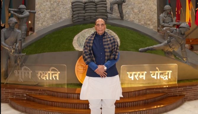 रक्षा मंत्री राजनाथ सिंह ने थल सेना के जवानों के मूल्‍यवान योगदान की सराहना की