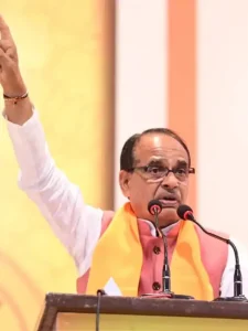 केंद्रीय कृषि और किसान कल्‍याण तथा ग्रामीण विकास मंत्री शिवराज सिंह चौहान ने आज महाराष्‍ट्र के अहिल्‍यानगर जिले का दौरा किया
