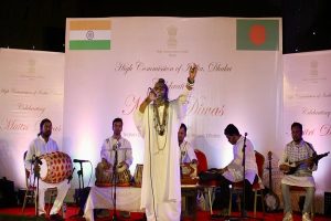 बांग्लादेश में भारतीय उच्चायोग ने कल ढाका स्थित भारतीय सांस्कृतिक केंद्र में मैत्री दिवस ​​की 53वीं वर्षगांठ के अवसर पर एक संगीत संध्या का आयोजन किया