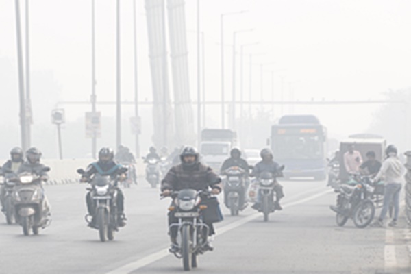 Delhi’s air quality slightly improves, AQI drops to 274