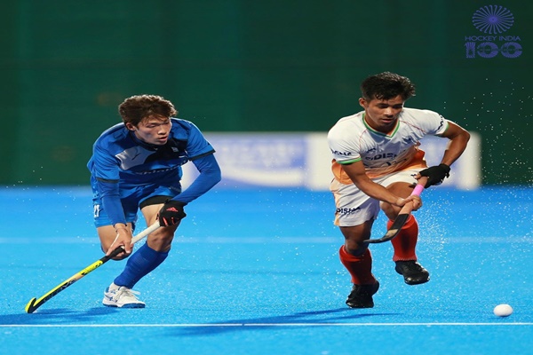 ওমানের মাস্কাটে গতরাতে জুনিয়র এশিয়া কাপ হকির পুল এতে  দক্ষিণ কোরিয়াকে ৮-১ গোলে হারিয়ে ভারত গ্রুপের শীর্ষে রয়েছে।