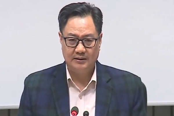 संसदीय कार्य मंत्री किरेन रिजिजू ने संसद सत्र के दौरान दोनों सदनों की कम उत्पादकता पर चिंता व्यक्त की