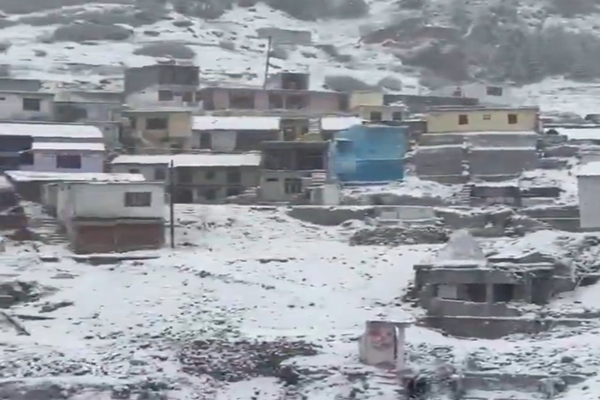 Uttarakhand witnesses Light Rains & Snowfall