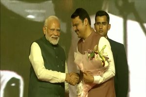 प्रधानमंत्री नरेन्‍द्र मोदी ने देवेंद्र फडणवीस के महाराष्ट्र के मुख्यमंत्री के रूप में और एकनाथ शिंदे और अजित पवार के उपमुख्यमंत्री के रूप में शपथ लेने पर उनको बधाई दी