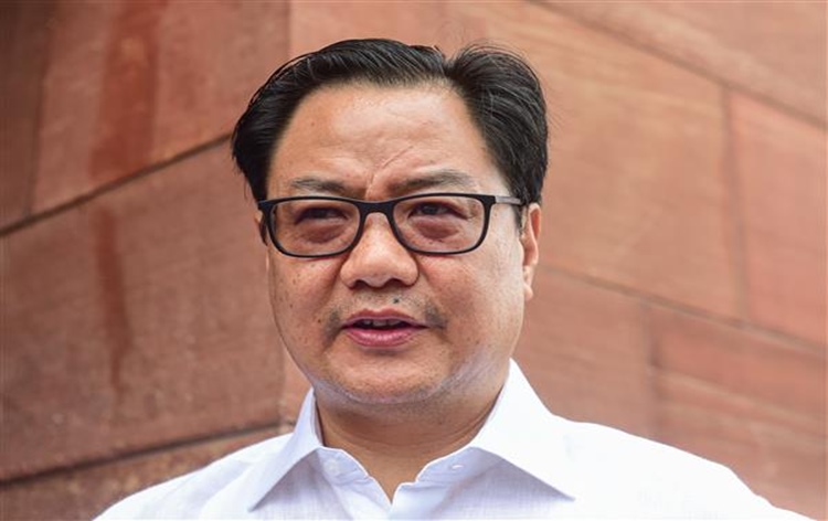 संसदीय कामकाज मंत्री किरेन रिजूजू यांच्या विरोधात तृणमूल काँग्रेसचा हक्कभंग ठराव