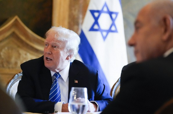 बेंजामिन नेतन्याहू और डोनाल्ड ट्रम्प ने सीरिया के घटनाक्रम और हमास द्वारा बंधक बनाए गए लागों के बारे में चर्चा की