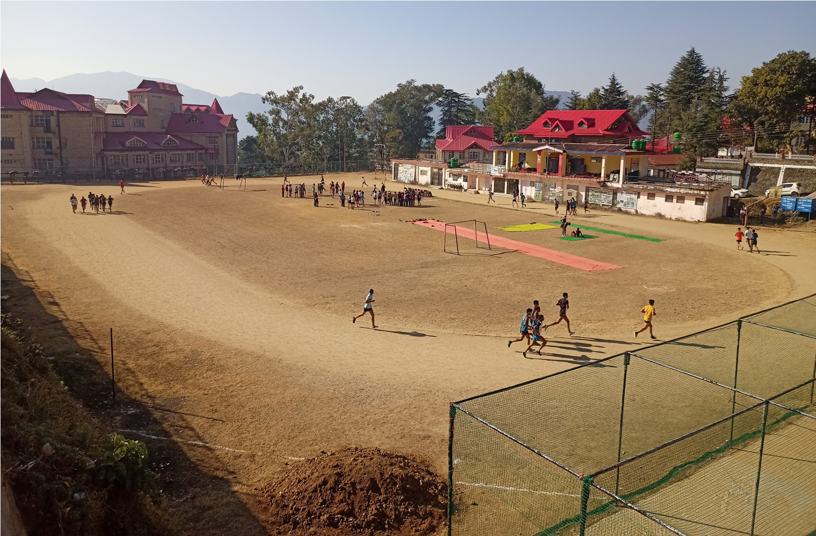 जोगिंदर नगर का खेल मैदान जल्द ही 18 सोलर लाइटों से जगमगाएगा