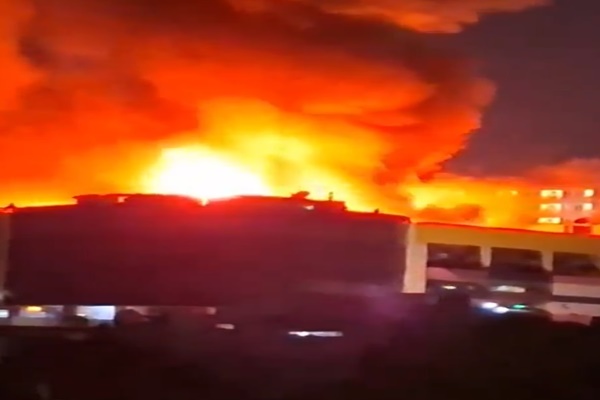 Indonesia: 5 Bodies Recovered, 14 Missing following Shopping Mall Fire in Jakarta