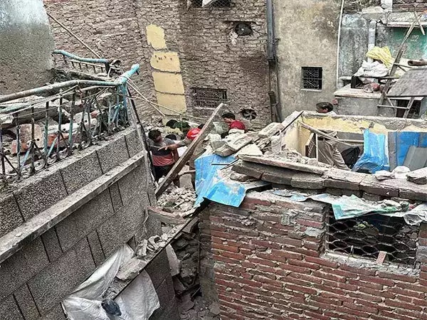 Delhi building collapse: Operation on to rescue trapped people