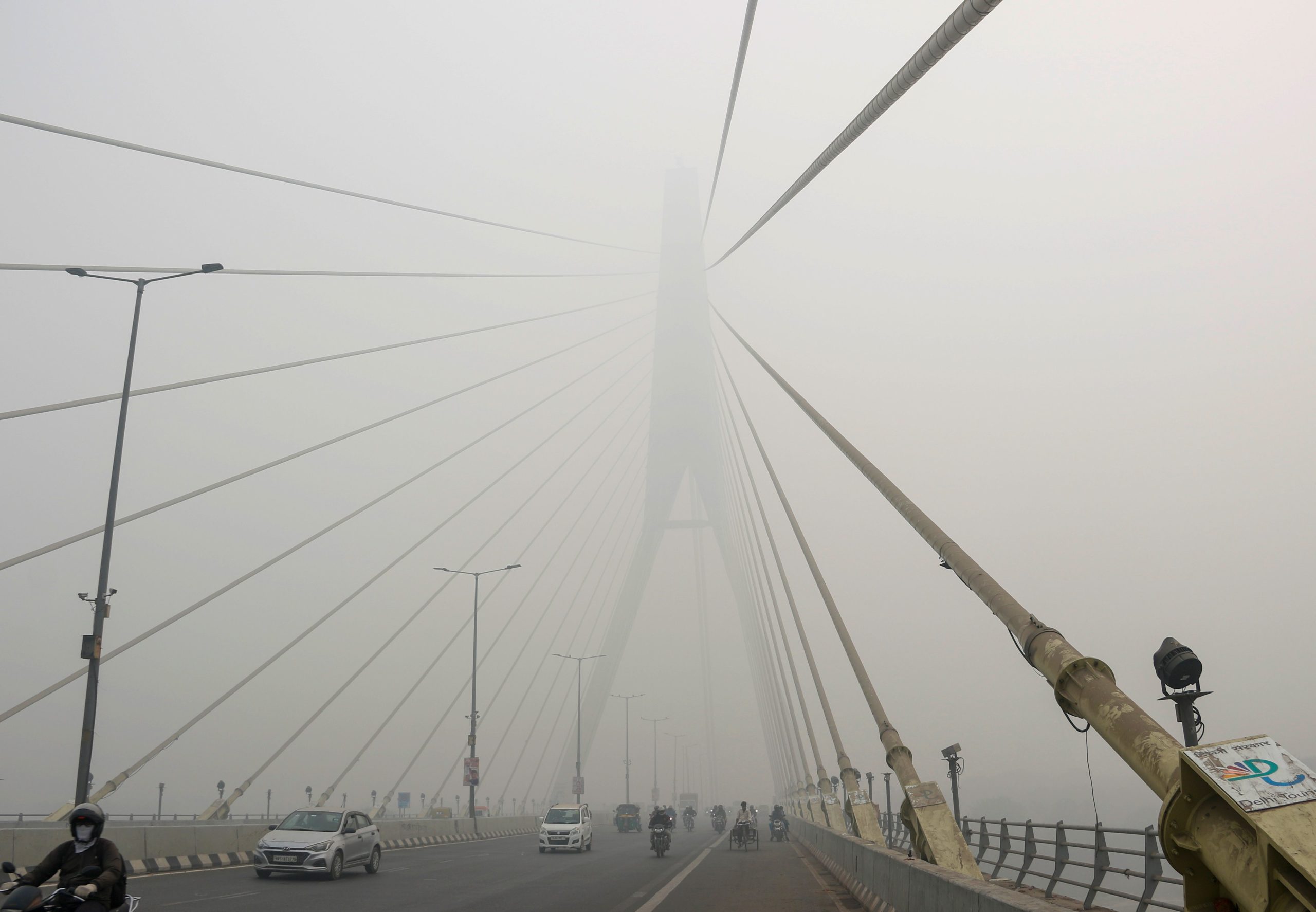 दिल्ली का न्यूनतम तापमान 4.8 डिग्री सेल्सियस दर्ज़ किया गया