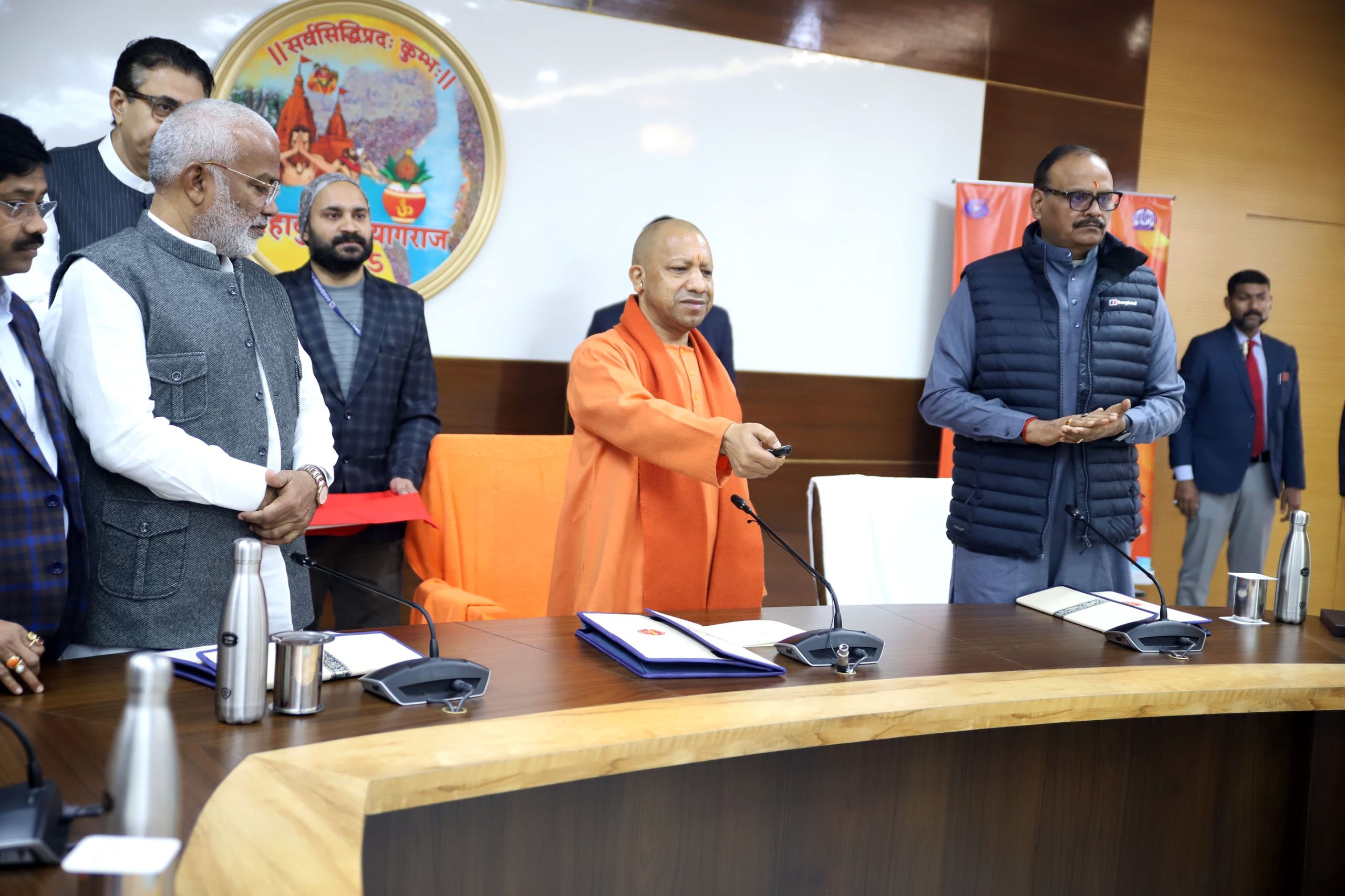 भजन गायक अनूप जलोटा ने आकाशवाणी के एफएम रेडियो चैनल कुंभ वाणी की शुरुआत की सराहना की