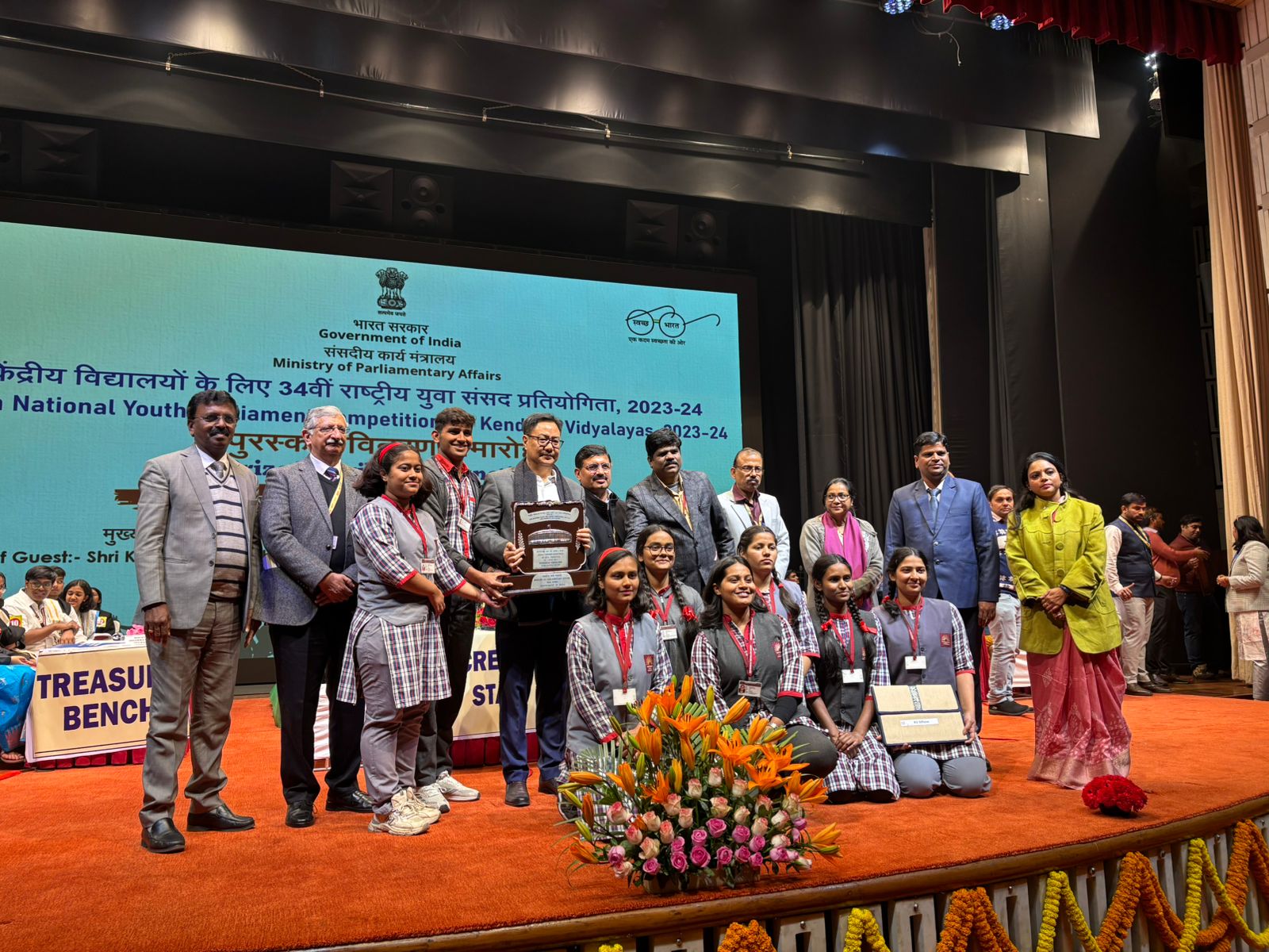 केंद्रीय मंत्री किरेन रिजिजू ने नागरिकों को संसदीय लोकतंत्र को समझने के महत्व पर जोर दिया