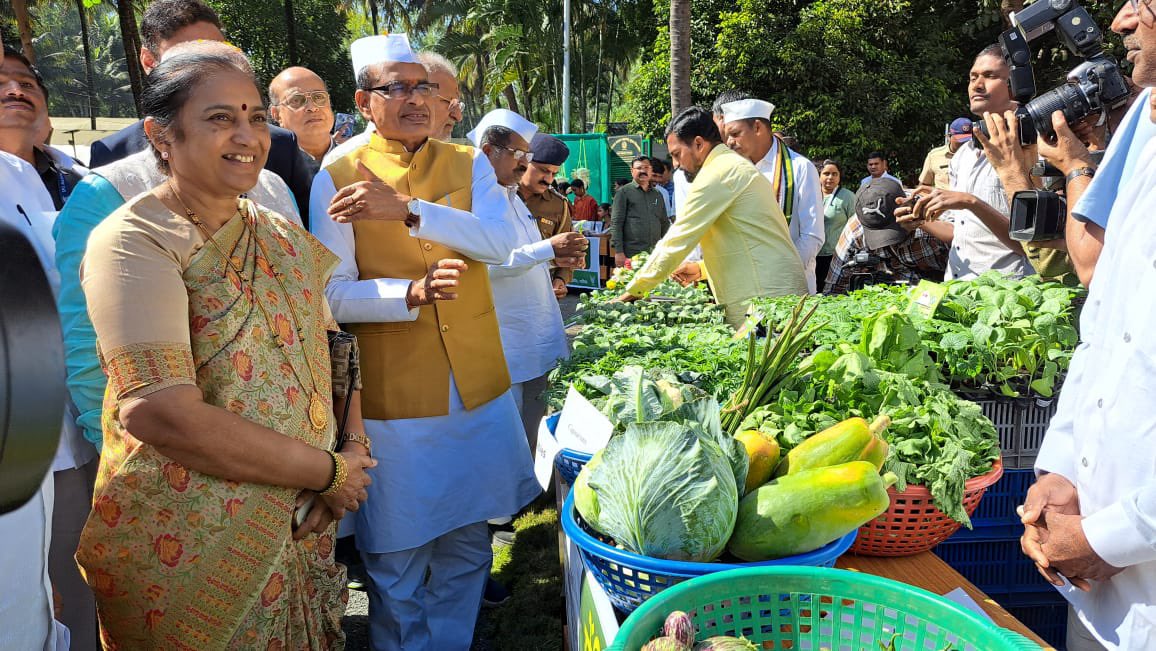 कृषि और किसान कल्याण मंत्री शिवराज सिंह चौहान ने किसानों को होने वाले नुकसानों का किया सर्वेक्षण