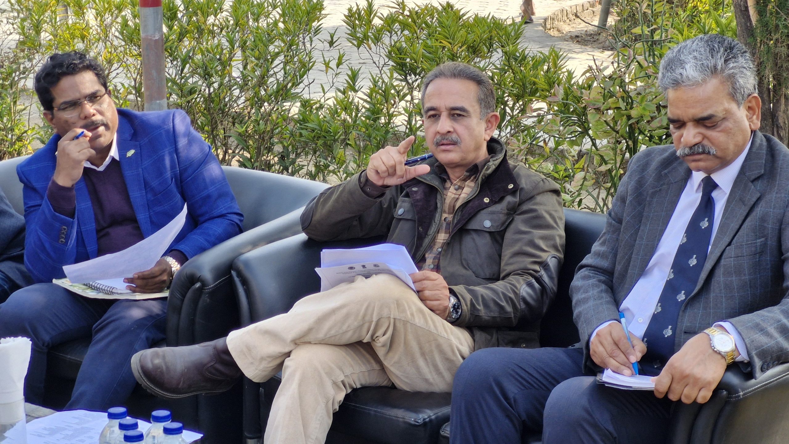 केंद्रीय मंत्री कीर्ति वर्धन सिंह ने पार्वती अरगा पक्षी अभयारण्य में अधिकारियों के साथ समीक्षा बैठक की