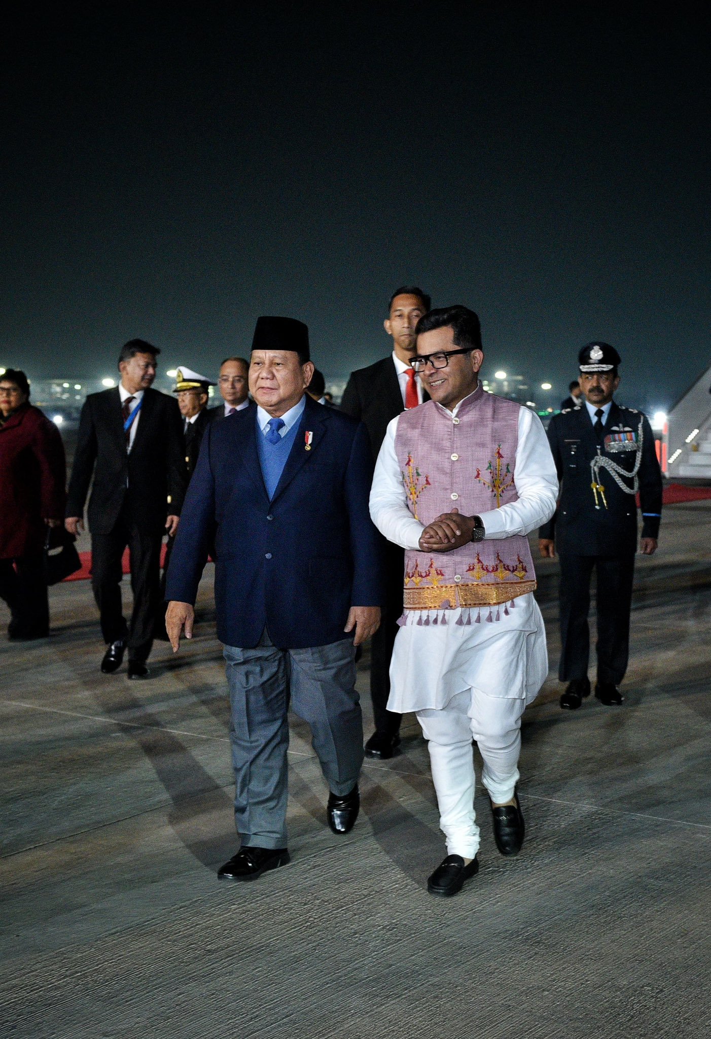 انڈونیشیا کے صدر Prabowo Subianto،  76ویں یومِ جمہوریہ کی تقریبات سے پہلے کل رات نئی دلّی پہنچے ہیں۔