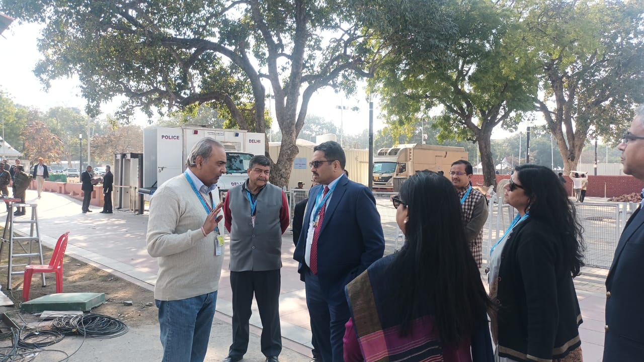 26 जनवरी को कर्तव्य-पथ से 76वें गणतंत्र-दिवस परेड की लाइव-कवरेज करेगा आकाशवाणी और दूरदर्शन