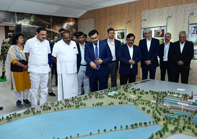 केंद्रीय इस्पात मंत्री एचडी कुमार स्वामी ने अपने पहले बोकारो दौरे पर बोकारो स्टील प्लांट का निरीक्षण किया