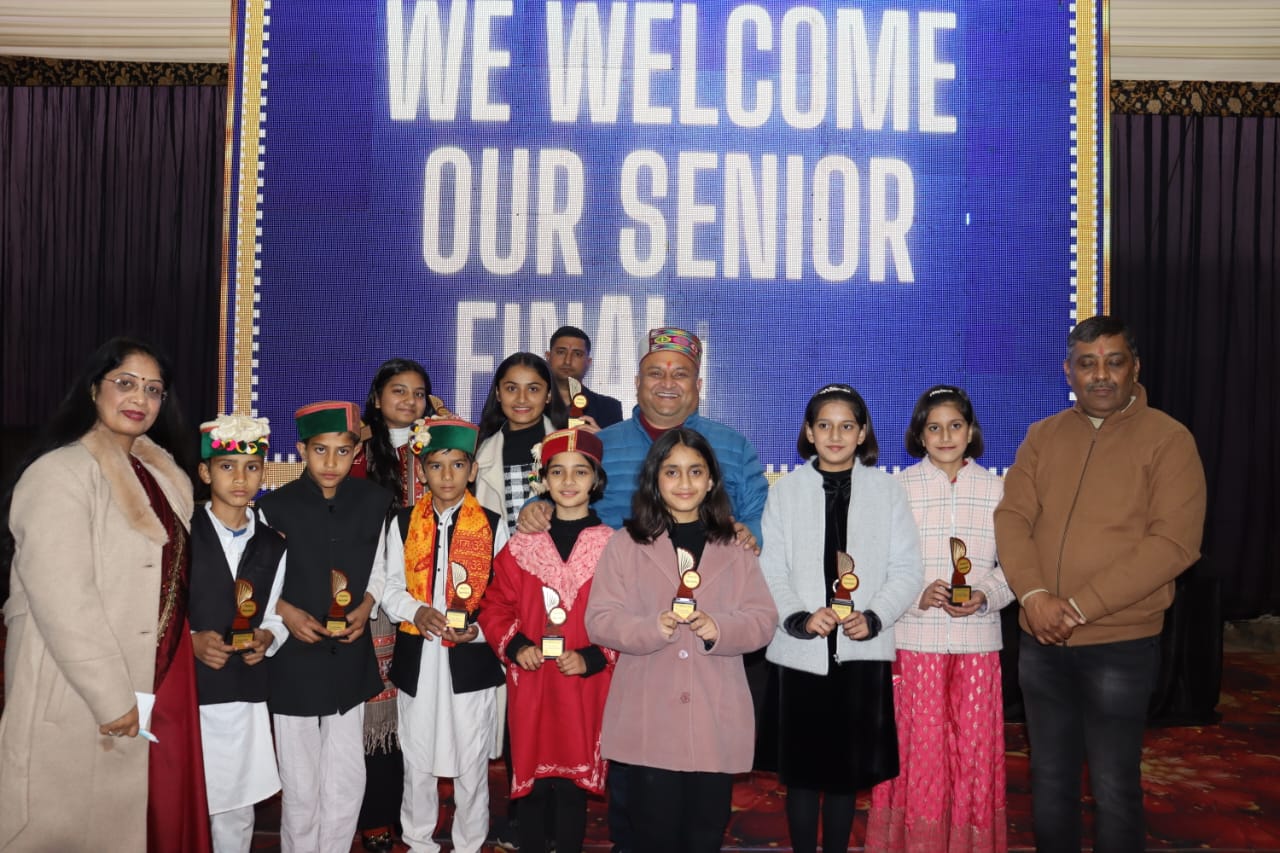 विधानसभा उपाध्यक्ष विनय कुमार ने गत सांय नाहन के एसएफडीए हाॅल में आयोजित एमबीएम क्विज प्रतियोगिता 24-25 के विजेताओं के पुरस्कार वितरण समारोह में  बतौर मुख्य अतिथि शिरकत की