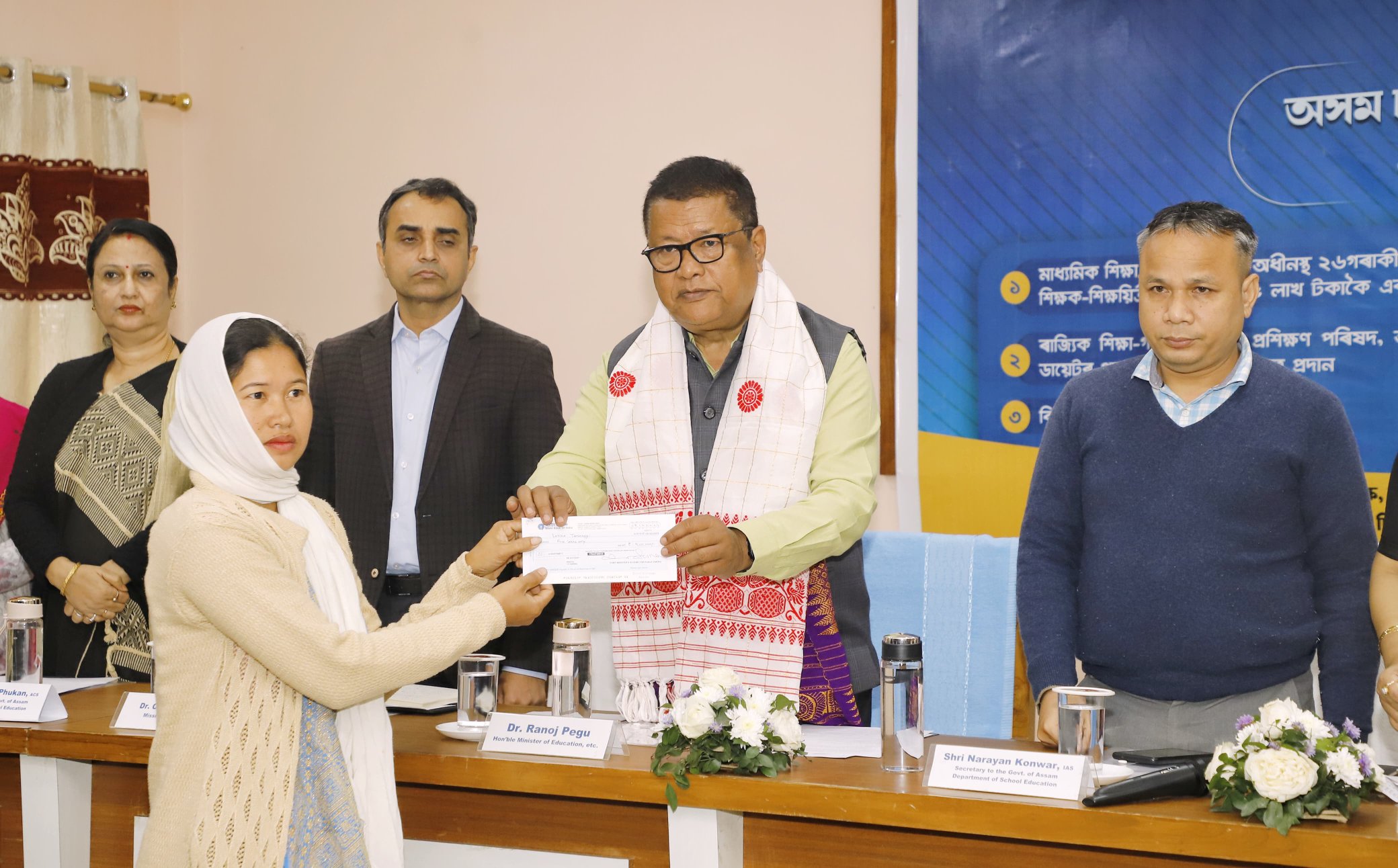 ৰাজ্যত মৃত্যু হোৱা ২৬ গৰাকী অতিৰিক্ত ঠিকাভিত্তিক শিক্ষক-শিক্ষয়িত্ৰীৰ পৰিয়ালক ৫ লাখকৈ এককালীন সাহায্য প্রদান