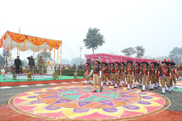 प्रदेश के विभिन्न जिलों में गणतंत्र दिवस उमंग और उत्साह के साथ मनाया गया