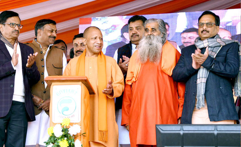 मुख्यमंत्री योगी आदित्यनाथ ने गोरखपुर में शहर के पहले मिनी स्पोर्ट्स कॉम्प्लेक्स का किया लोकार्पण