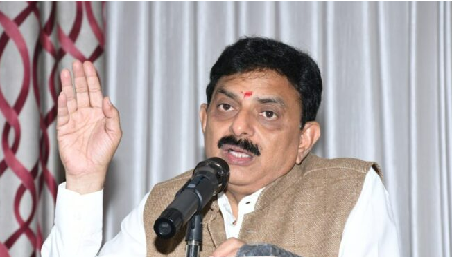 कॅप्टीव्ह मार्केट योजनेअंतर्गत ‘एक रेशन कार्ड एक साडी’ या योजनेची सुरुवात