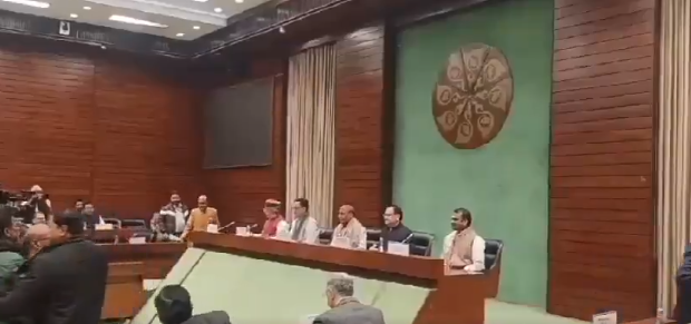 संसद के बजट-सत्र से पहले नई दिल्ली में सर्वदलीय-बैठक जारी