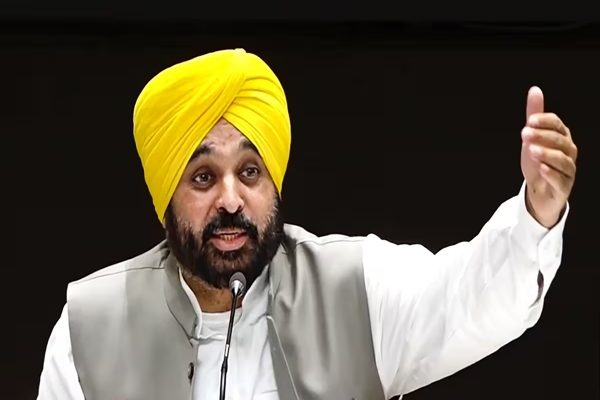 चुनाव अधिकारियों की एक टीम पंजाब के मुख्यमंत्री भगवंत सिंह मान के सरकारी आवास कपूरथला हाउस पर तलाशी के लिए पहुंची