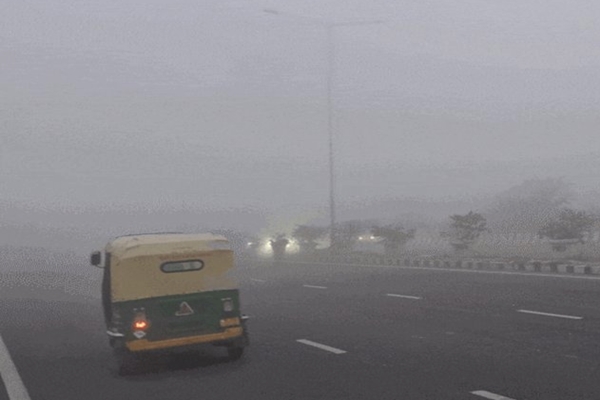 Biting cold wave sweeps across North India; Dense fog hits train and flight services