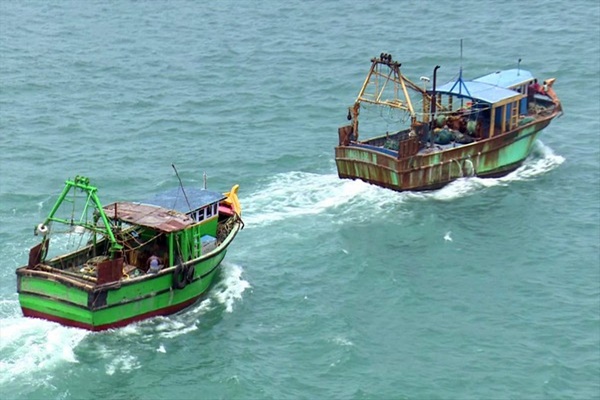 Puducherry CM urges EAM for immediate intervention in release of 10 fishermen detained by Sri Lankan Navy