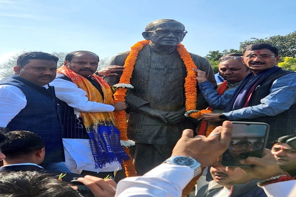 Former Odisha Guv & former Jharkhand CM Raghubar Das rejoins BJP
