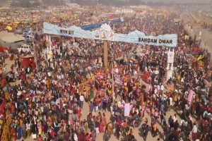 प्रयागराज में महाकुंभ के संगम घाट पर आज तडके हुई भगदड की घटना में 30 लोगों की मृत्‍यु हो गई और 90 अन्य घायल हो गए