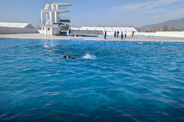 हल्द्वानी में खिलाड़ियों को दिया रहा तैराकी का विशेष प्रशिक्षण