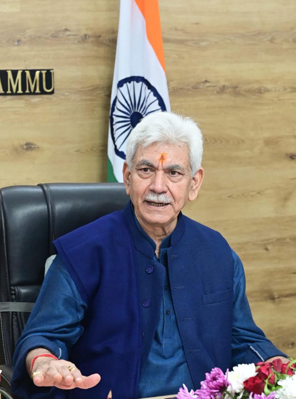 जम्मू और कश्मीर: पीएचडी चैंबर ऑफ कॉमर्स एंड इंडस्ट्री जम्मू क्षेत्र चैप्टर के प्रतिनिधियों ने उपराज्यपाल से मुलाकात की