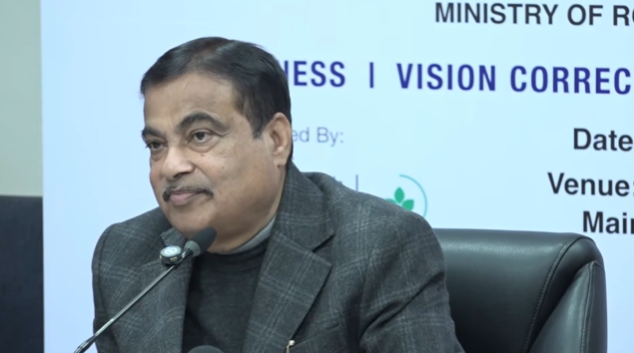 केंद्रीय मंत्री नितिन गडकरी ने कहा कि सड़क दुर्घटनाओं से देश की सकल घरेलू उत्‍पाद वृद्धि दर को प्रतिवर्ष तीन प्रतिशत का नुकसान होता है