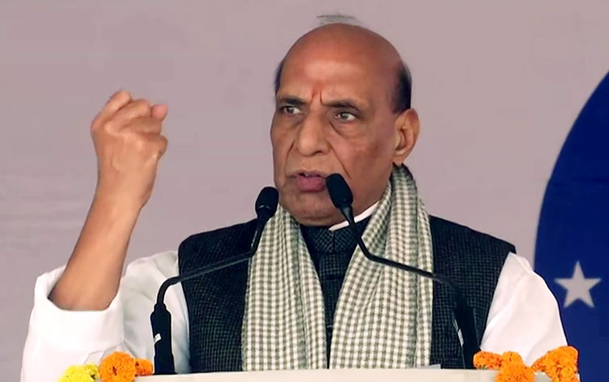 भारत, पाकिस्तान के परमाणु ब्लैकमेल और अन्य युद्ध रणनीतियों के आगे कभी नहीं झुकेगा- रक्षा मंत्री