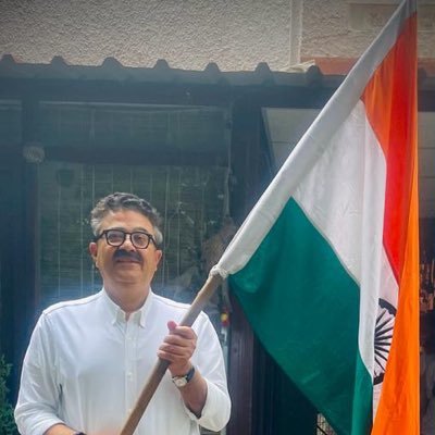 આકાશવાણીના અમદાવાદ કેન્દ્રની મુલાકાતે આવેલા પ્રસાર ભારતીના અધ્યક્ષ નવનીત સેહગલે રેડિયોની પહોંચ વધારવા પર ભાર મૂક્યો