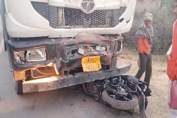 Madhya Pradesh: 5 Killed, 20 Injured as Dumper Truck Hits Van in Bhind