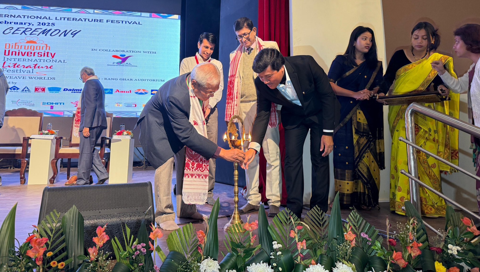 ডিব্ৰুগড় বিশ্ববিদ্যালয়ত চাৰিদিনীয়া কাৰ্যসূচীৰে দ্বিতীয় আন্তঃৰাষ্ট্ৰীয় সাহিত্য মহোৎসৱ