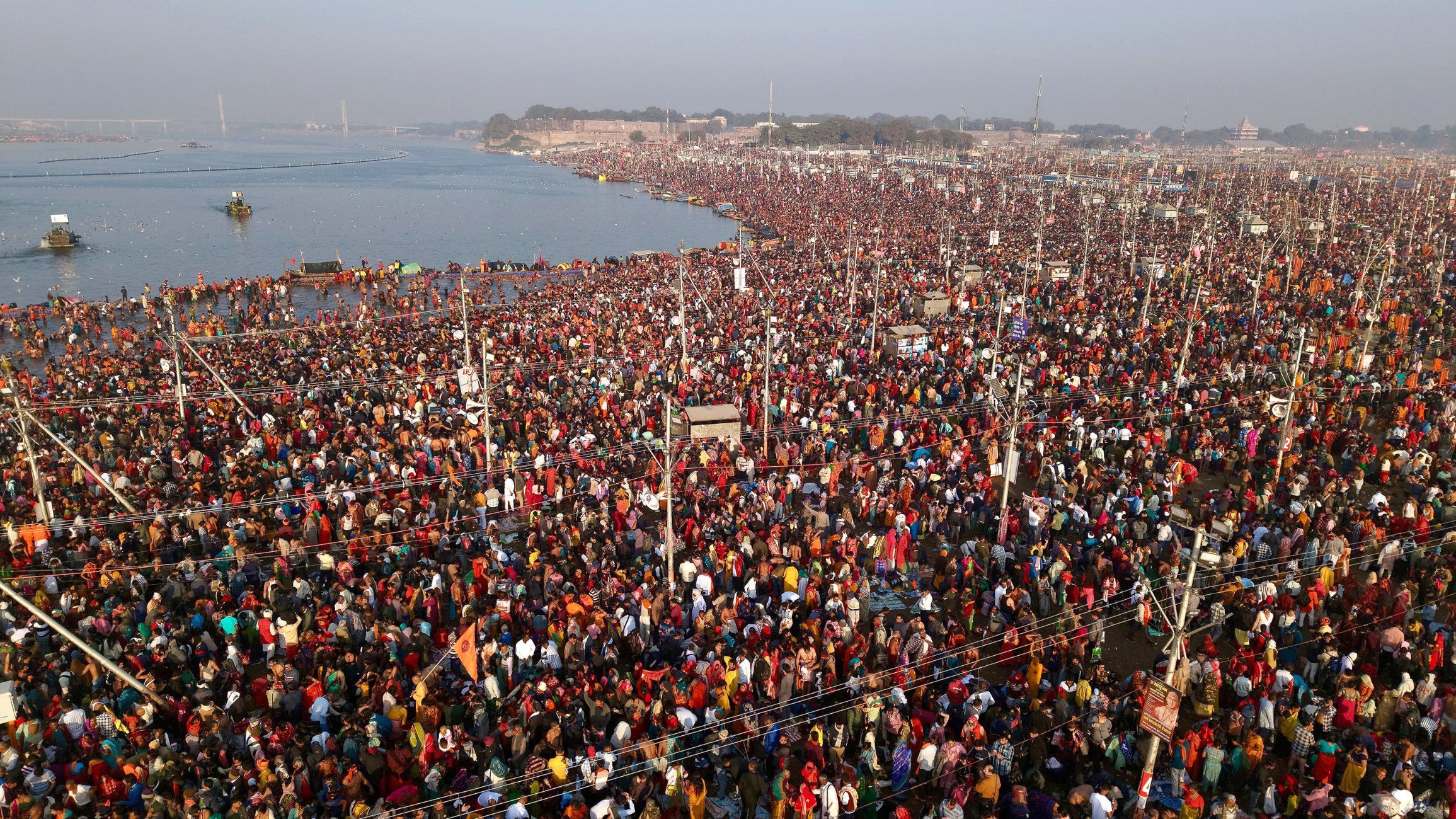 महाकुंभः संगम में 80 लाख से अधिक श्रद्धालुओं ने पवित्र डुबकी लगाई