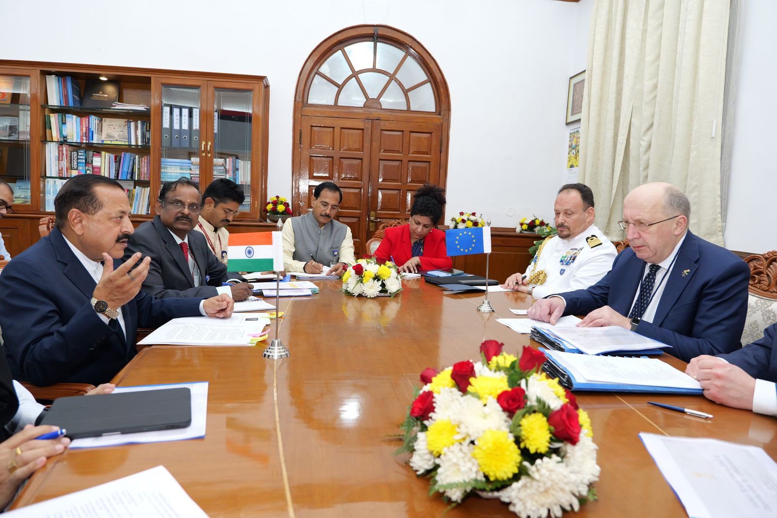 विज्ञान और प्रौद्योगिकी मंत्री जितेंद्र सिंह ने नई दिल्ली में अंतरिक्ष क्षेत्र के विशेषज्ञों के साथ यूरोपीय संघ के उच्च स्तरीय प्रतिनिधिमंडल के साथ बैठक की