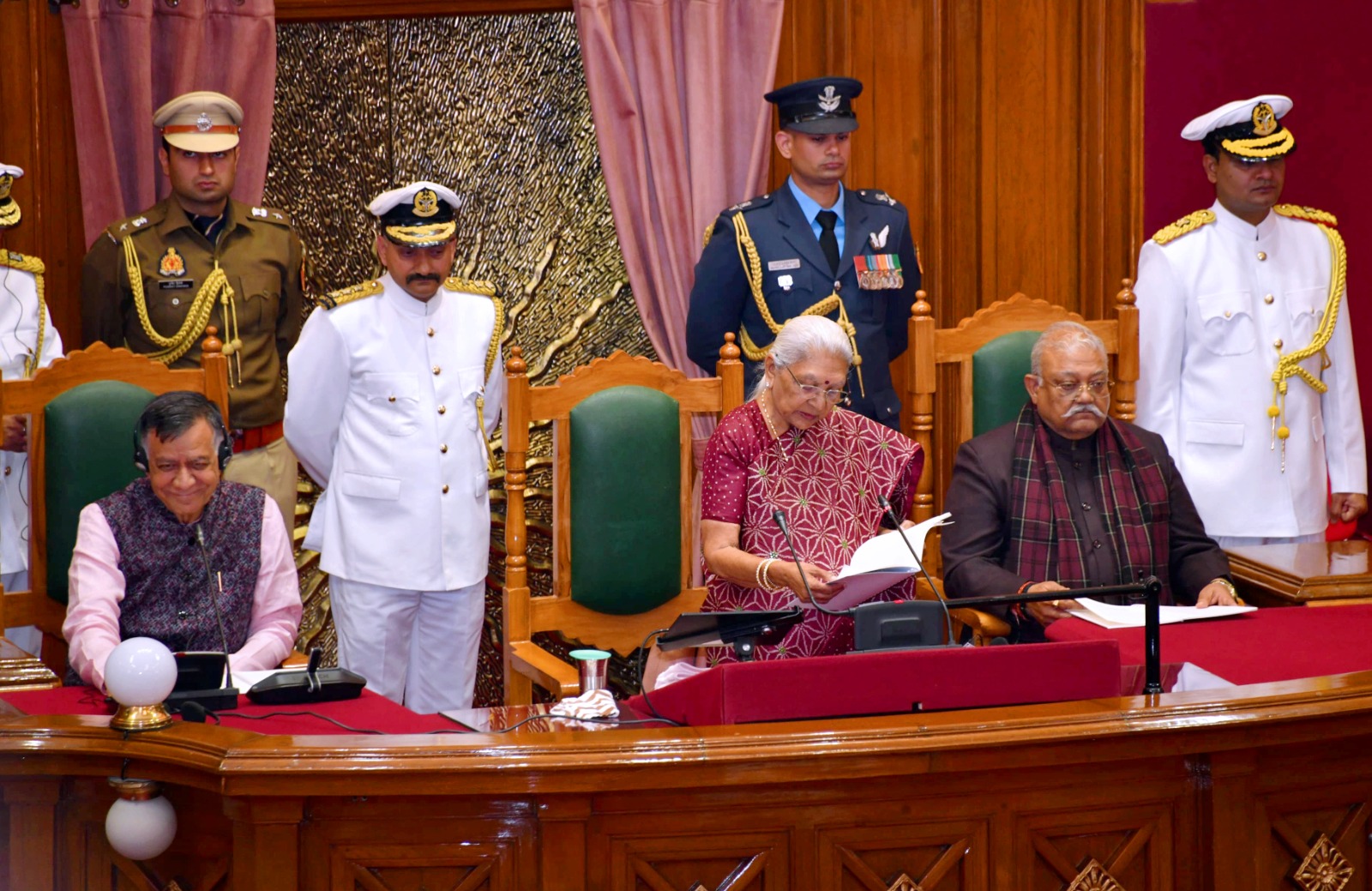उत्तर प्रदेशः राज्यपाल आनंदीबेन पटेल ने विधानमंडल के दोनों सदनों के संयुक्त-सत्र को संबोधित किया