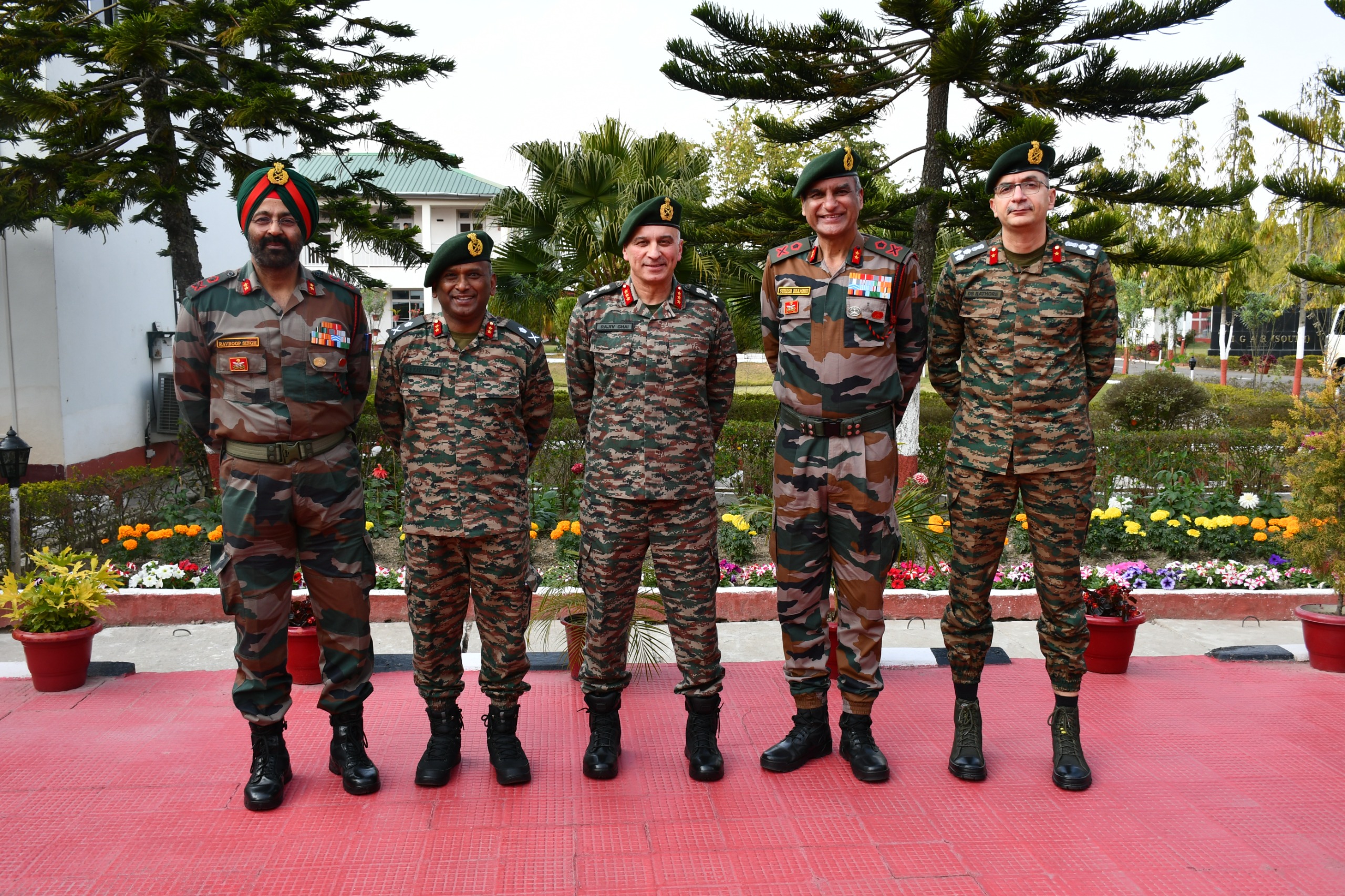 थल सेना के सैन्य अभियान महानिदेशक लेफ्टिनेंट जनरल राजीव घई ने मणिपुर का दौरा किया