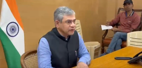 रेल मंत्री अश्विनी वैष्‍णव ने वित्‍त वर्ष 2025-26 के लिए देशभर में विभिन्‍न रेल मण्‍डलों को आवंटित बजट के बारे में मीडिया को जानकारी दी